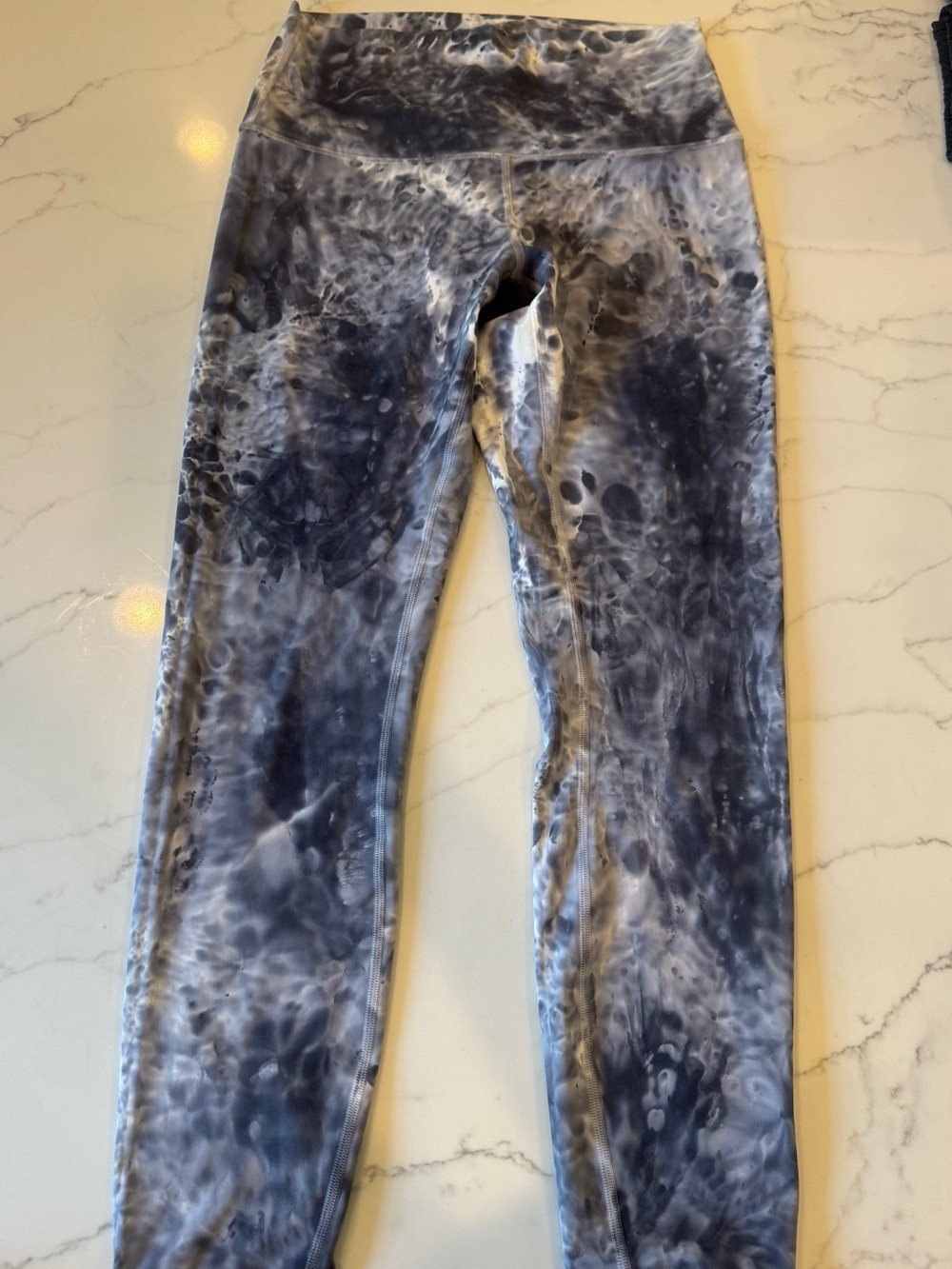 Lululemon 25” Tie-Dye Navy/Grey & White Leggings size 6